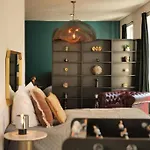 Urban Retreat Loft In The Center Apartamento