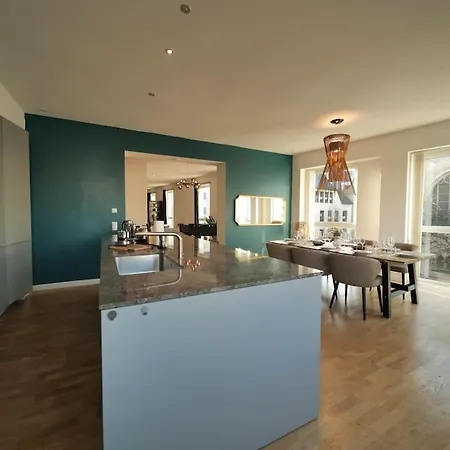 Апартаменты Urban Retreat Loft In The Center *