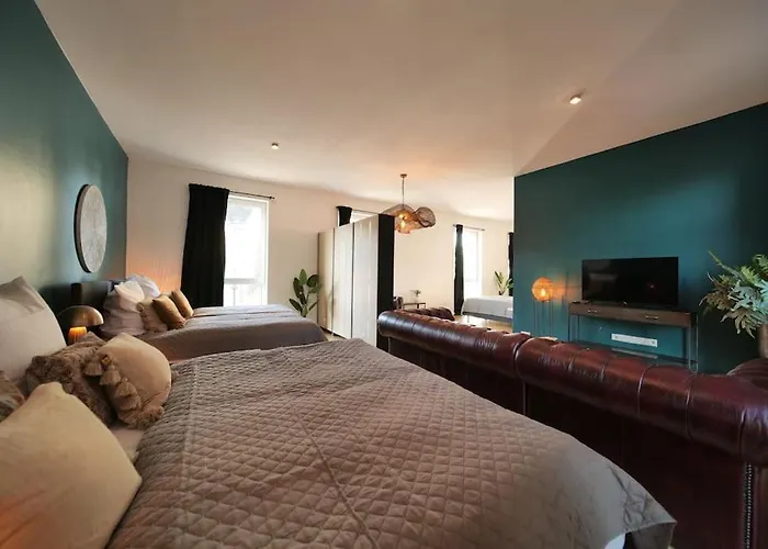 Urban Retreat Loft In The Center Apartment